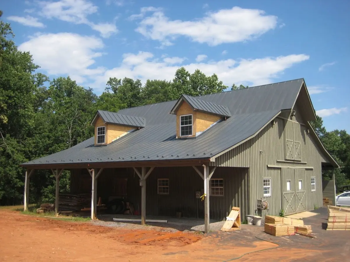 Expert Asphalt Roof Repair workmanship in Scaggsville